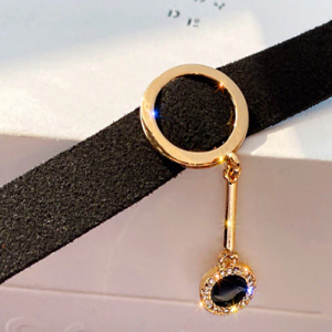 Velvet Choker Necklace with Pendant 3